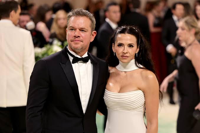 Just In: Matt Damon, 53, files for divorce with his wife Luciana Barroso, 47, after recently arriving in Australia with Chris Hemsworth, and reveals reason why and says “I found out the truth” See More