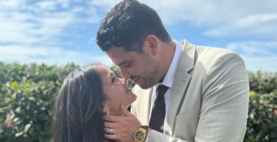 Exclusive: As Jenn Trans is getting over Devin Strader,Jonathan Johnson seems to helping with it. 'The Bachelorette' fans are desperate to know if they are dating.