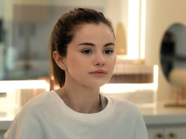 BREAKING NEWS: Teary-eyed Selena Gomez says, "Medical issues preventing me from having children. I've tried several means and now I've decided to..." See more