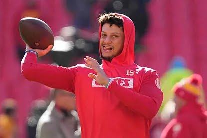 Breaking: Patrick Mahomes makes history in Black Friday Chiefs vs Raiders